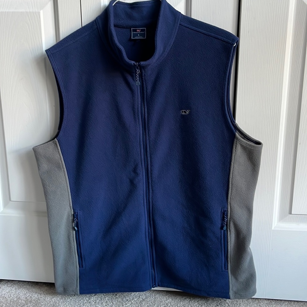 Vineyard Vines navy blue/gray polyester fleece vest. Men’s size L